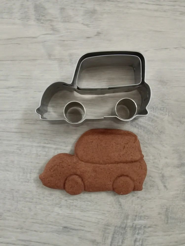 Vykrajovačka osobné auto 70 mm